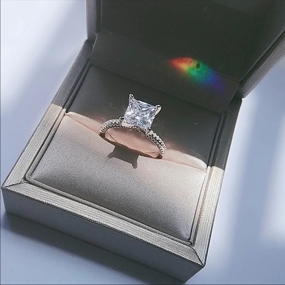 AURORA ♡ Luxurious Cubic Zirconia Ring GIFT - Picture 7 of 8